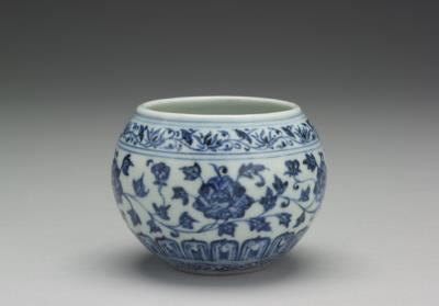 图片[2]-Water container with underglaze-blue decoration of scrolls of flowers of the four seasons, Hsuan-te reign (1426-1435), Ming dynasty-China Archive